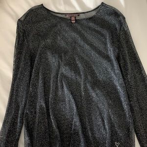Victoria’s Secret womens M/L long sleeve top.